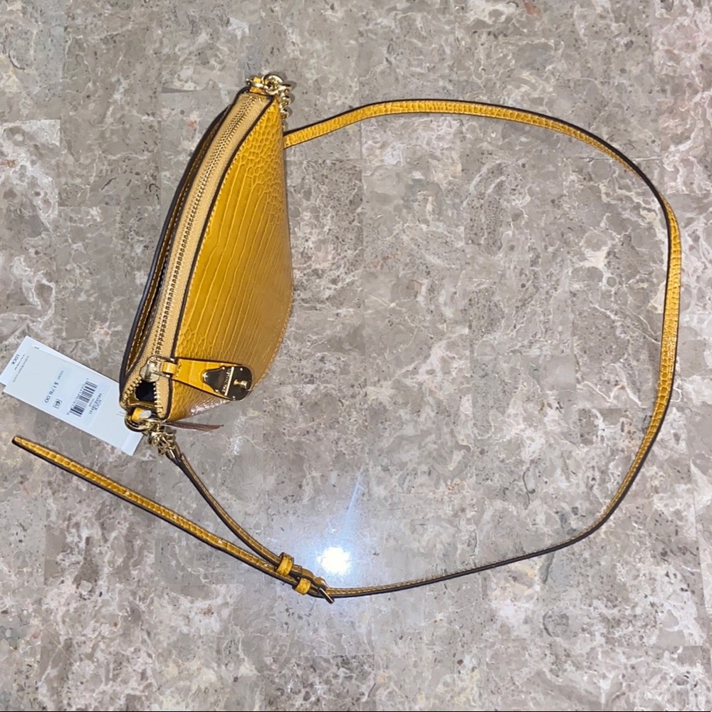 NWT🌼Calvin Klein Lock Embossed Crossbody Bucket - Picture 4 of 16